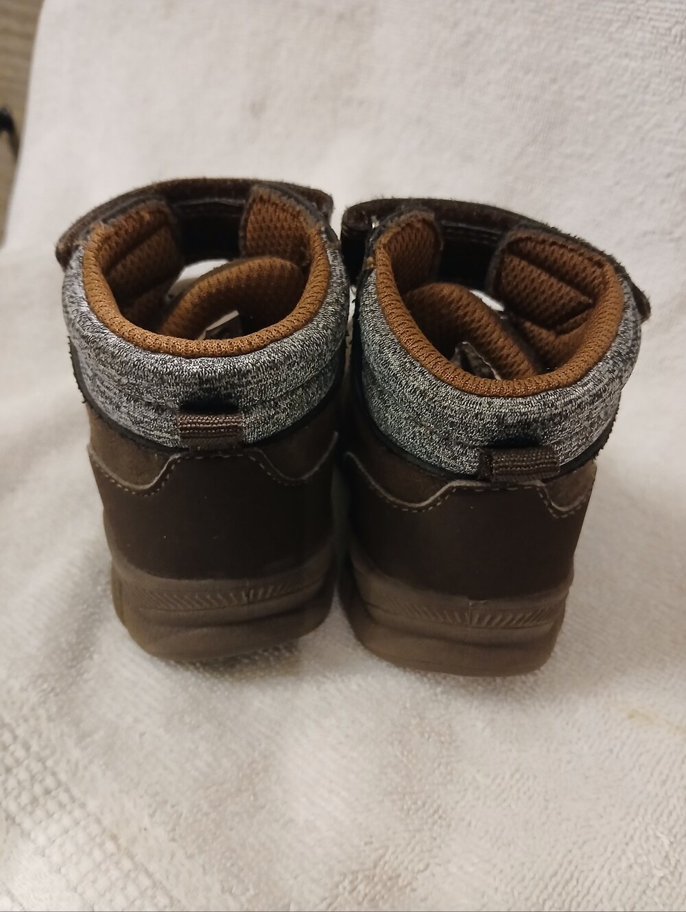 OshKosh B'gosh Brown Toddler 5C Ankle Boots with Gray Knit Collar - Picture 3 of 5